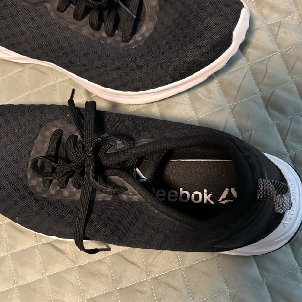 Men’s Reebok sneakers - Picture 3 of 3